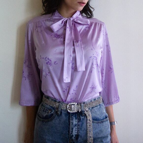 VINTAGE LILAC FLORAL PRINT BOW BLOUSE (S) - Picture 1 of 4